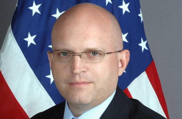 Ռիքերը Երևանում է. հայ–ադրբեջանական հարաբերությունների հարցով հանդիպումներ են նախատեսված